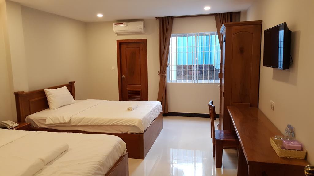 Regal Home Guesthouse بنوم بنه المظهر الخارجي الصورة
