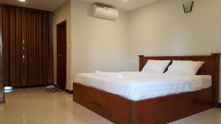 Regal Home Guesthouse بنوم بنه المظهر الخارجي الصورة